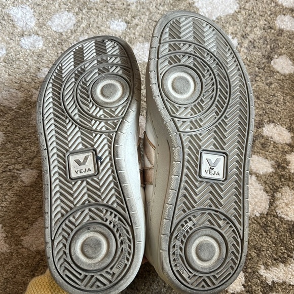 Veja Gold Sneakers Women Size 6 - Picture 10 of 12